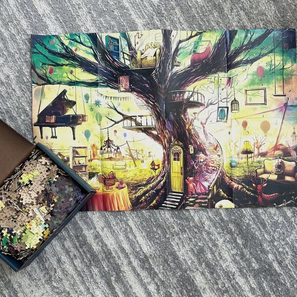 Puzzle 1000 Pieces - Girl in Treehouse - Picture 1 of 1